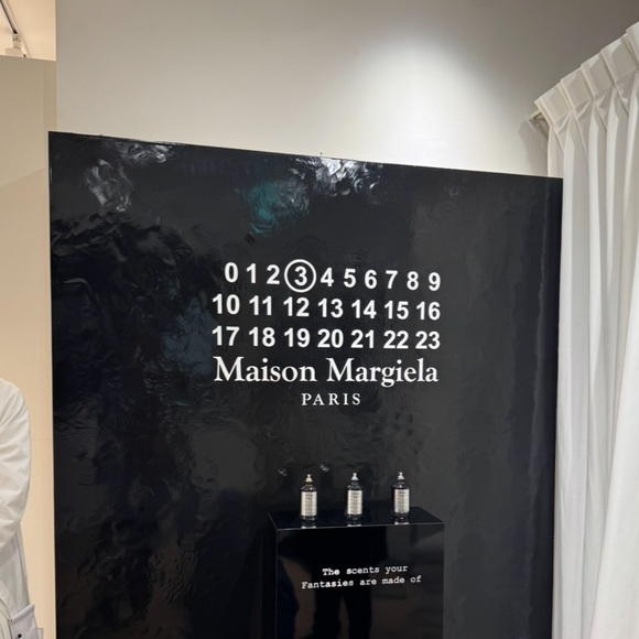 ANDY IS LIVE 🛍️🩷🩷🩷🥂🥂🥂🥂 - Picture 6 of 8